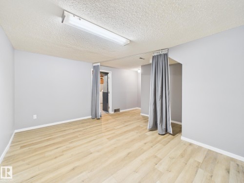 18337 93 Avenue, Edmonton, AB - Indoor Photo Showing Other Room