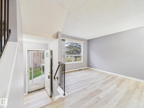 18337 93 Avenue, Edmonton, AB - Indoor Photo Showing Other Room