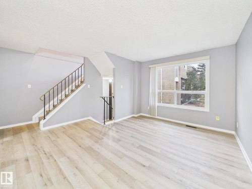 18337 93 Avenue, Edmonton, AB - Indoor Photo Showing Other Room
