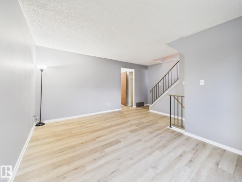 18337 93 Avenue, Edmonton, AB - Indoor Photo Showing Other Room
