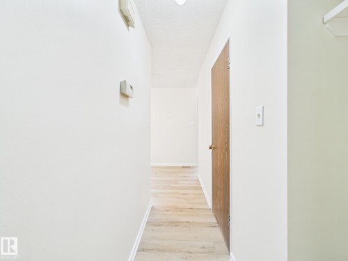 18337 93 Avenue, Edmonton, AB - Indoor Photo Showing Other Room