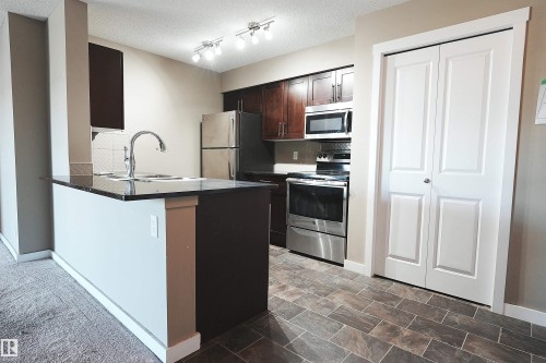 313 3211 James Mowatt Trail  Edmonton, AB T6W 3L6