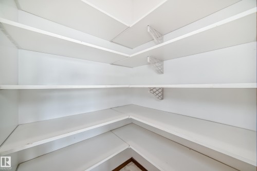 10315 175 Avenue, Edmonton, AB - Indoor With Storage
