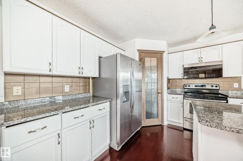 10315 175 Avenue, Edmonton, AB - Indoor Photo Showing Kitchen