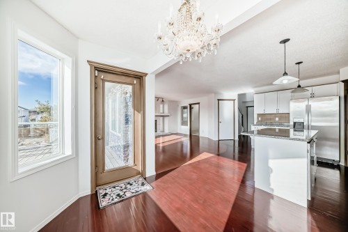 10315 175 Avenue, Edmonton, AB - Indoor Photo Showing Kitchen