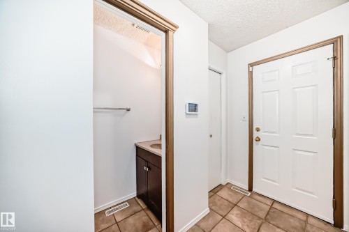 10315 175 Avenue, Edmonton, AB - Indoor Photo Showing Other Room