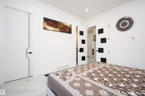 320 50452 Rge Rd 245, Rural Leduc County, AB - Indoor Photo Showing Bedroom