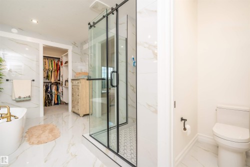320 50452 Rge Rd 245, Rural Leduc County, AB - Indoor Photo Showing Bathroom