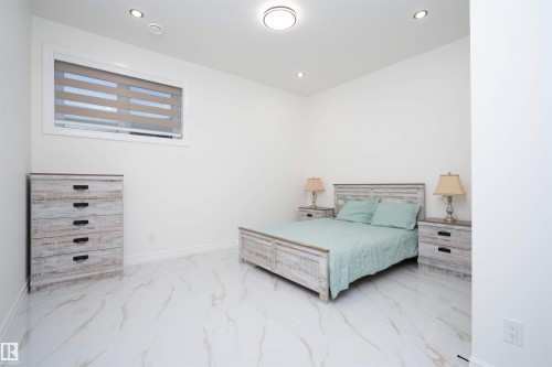 320 50452 Rge Rd 245, Rural Leduc County, AB - Indoor Photo Showing Bedroom