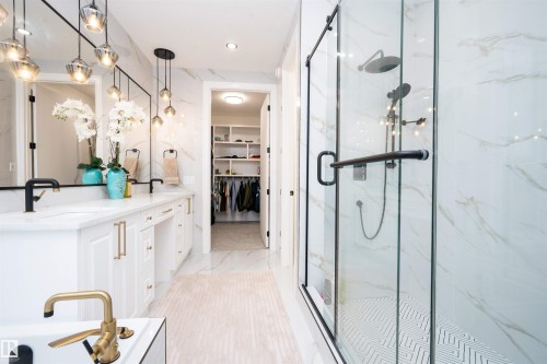 320 50452 Rge Rd 245, Rural Leduc County, AB - Indoor Photo Showing Bathroom