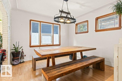 4904 52 Avenue, Bon Accord, AB - Indoor