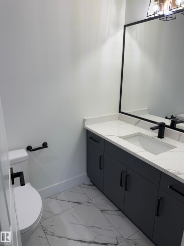 11927 123 Street, Edmonton, AB - Indoor Photo Showing Bathroom