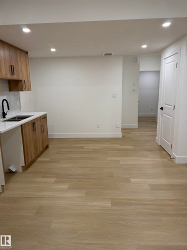 11927 123 Street, Edmonton, AB - Indoor