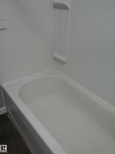 Full bath with bathing tub / shower combination - 4032A Twp Rd 604, Rural Barrhead County, AB - Indoor Photo Showing Bathroom