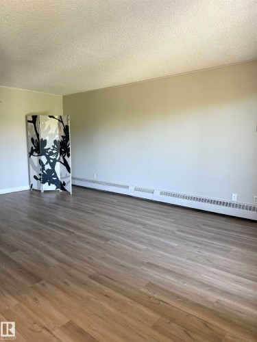 303 10842 107 Street, Edmonton, AB - Indoor
