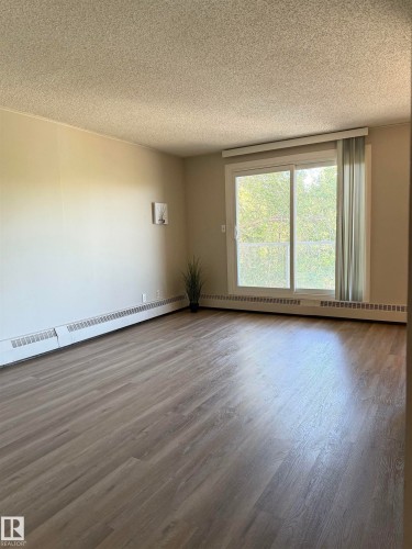 303 10842 107 Street, Edmonton, AB - Indoor