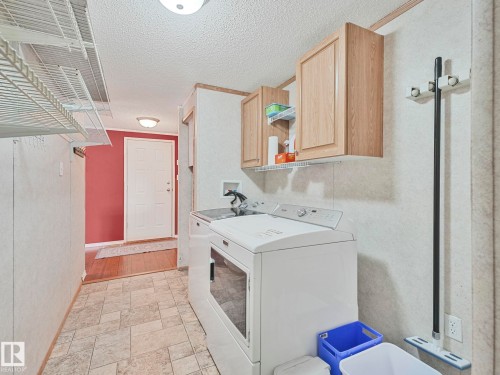 407 Oak Wood Crescent, Edmonton, AB - Indoor Photo Showing Laundry Room