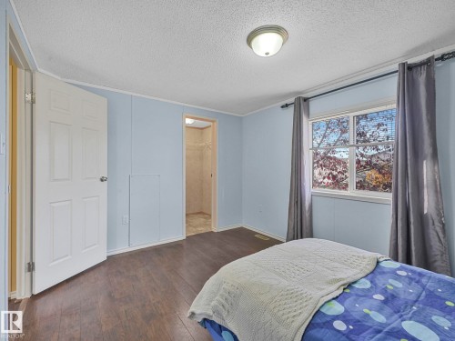 407 Oak Wood Crescent, Edmonton, AB - Indoor Photo Showing Bedroom