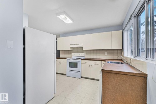 15306 78 Avenue, Edmonton, AB - Indoor Photo Showing Kitchen