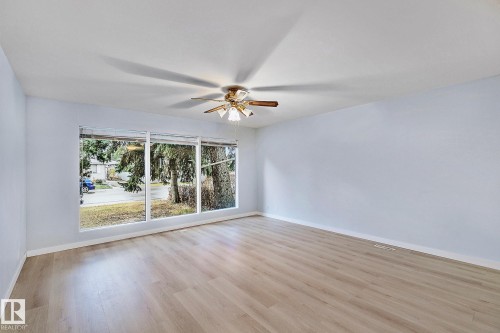 15306 78 Avenue, Edmonton, AB - Indoor Photo Showing Living Room