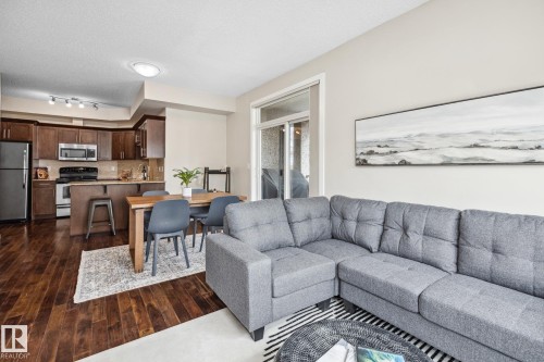 402 10524 77 Avenue, Edmonton, AB - Indoor Photo Showing Living Room