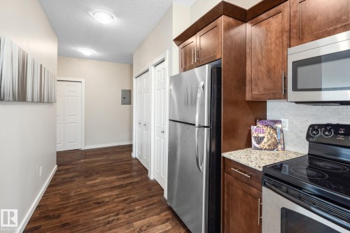 402 10524 77 Avenue, Edmonton, AB - Indoor Photo Showing Kitchen
