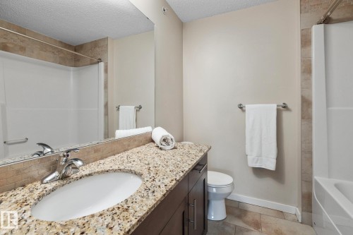 402 10524 77 Avenue, Edmonton, AB - Indoor Photo Showing Bathroom