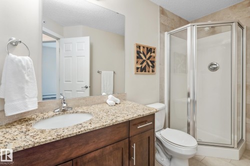 402 10524 77 Avenue, Edmonton, AB - Indoor Photo Showing Bathroom