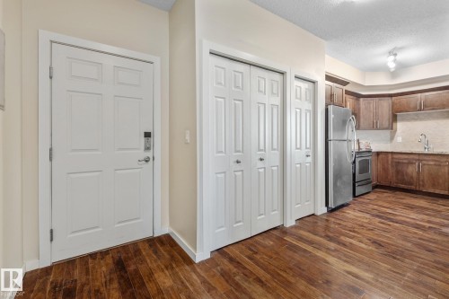 402 10524 77 Avenue, Edmonton, AB - Indoor Photo Showing Kitchen