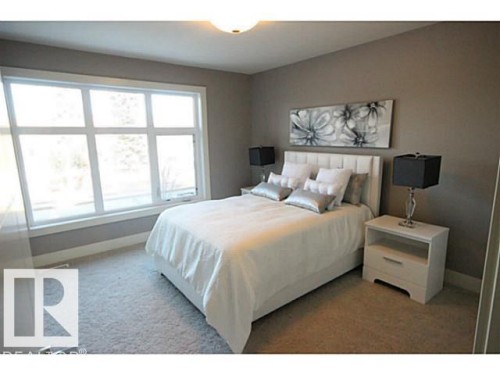 11333 76 Avenue, Edmonton, AB - Indoor Photo Showing Bedroom