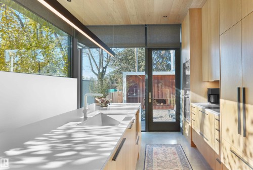 10204 130 Street, Edmonton, AB - Indoor Photo Showing Kitchen