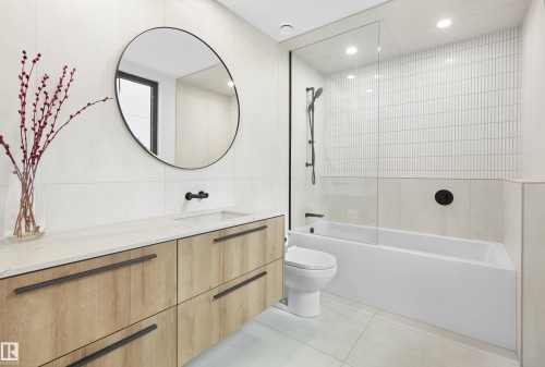 10204 130 Street, Edmonton, AB - Indoor Photo Showing Bathroom