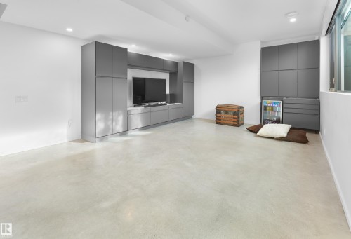 10204 130 Street, Edmonton, AB - Indoor