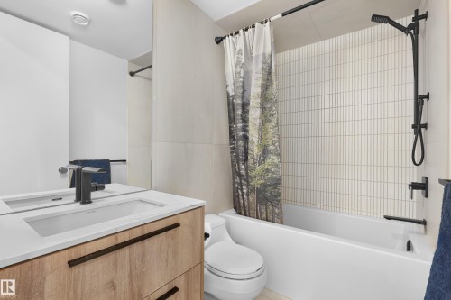 10204 130 Street, Edmonton, AB - Indoor Photo Showing Bathroom