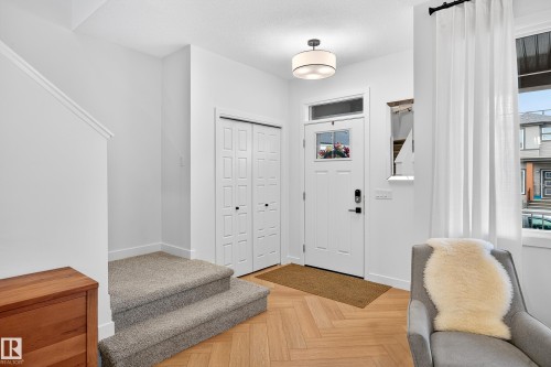 3847 Chrustawka Place, Edmonton, AB - Indoor