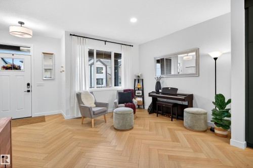 3847 Chrustawka Place, Edmonton, AB - Indoor