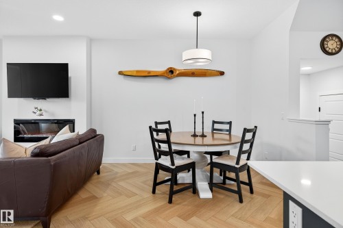 3847 Chrustawka Place, Edmonton, AB - Indoor Photo Showing Dining Room