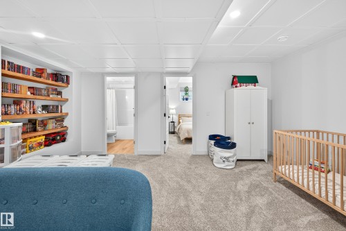 3847 Chrustawka Place, Edmonton, AB - Indoor