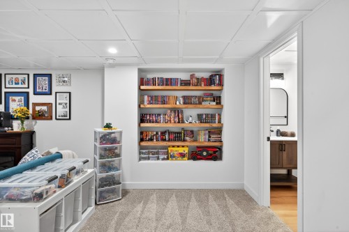 3847 Chrustawka Place, Edmonton, AB - Indoor