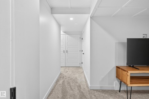 3847 Chrustawka Place, Edmonton, AB - Indoor Photo Showing Other Room