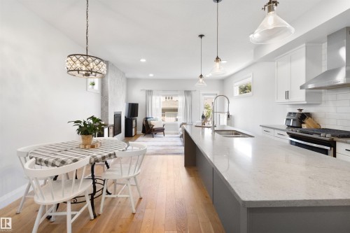 8534 81 Avenue, Edmonton, AB - Indoor