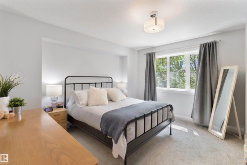 8534 81 Avenue, Edmonton, AB - Indoor Photo Showing Bedroom