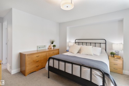 8534 81 Avenue, Edmonton, AB - Indoor Photo Showing Bedroom