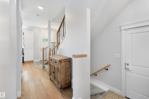 8534 81 Avenue, Edmonton, AB - Indoor Photo Showing Other Room