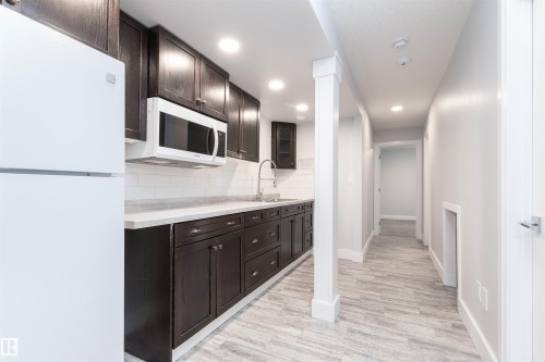 8534 81 Avenue, Edmonton, AB - Indoor