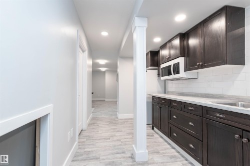 8534 81 Avenue, Edmonton, AB - Indoor