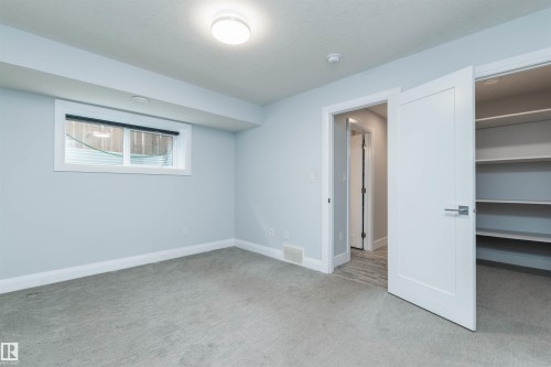 8534 81 Avenue, Edmonton, AB - Indoor Photo Showing Other Room