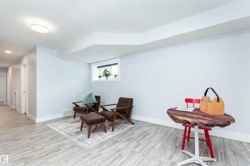 8534 81 Avenue, Edmonton, AB - Indoor