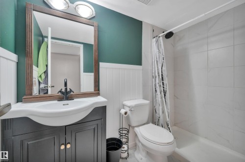 802 10145 109 Street, Edmonton, AB - Indoor Photo Showing Bathroom