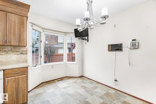186 Willow Way, Edmonton, AB - Indoor Photo Showing Other Room